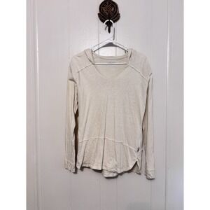 Columbia Women's NWOT Cream Long Sleeve Hooded Longer Back Size Medium